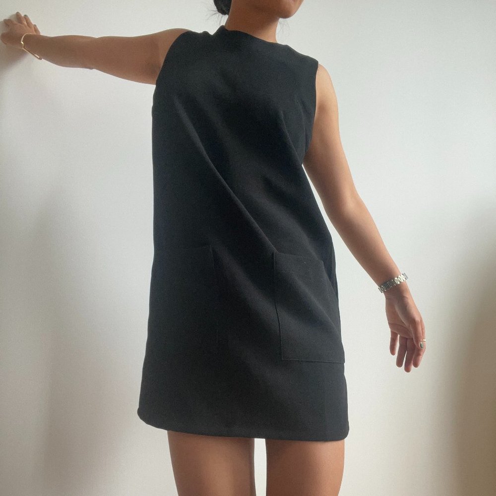 Forever21 Black Shift Dress w/square pockets SizeS
